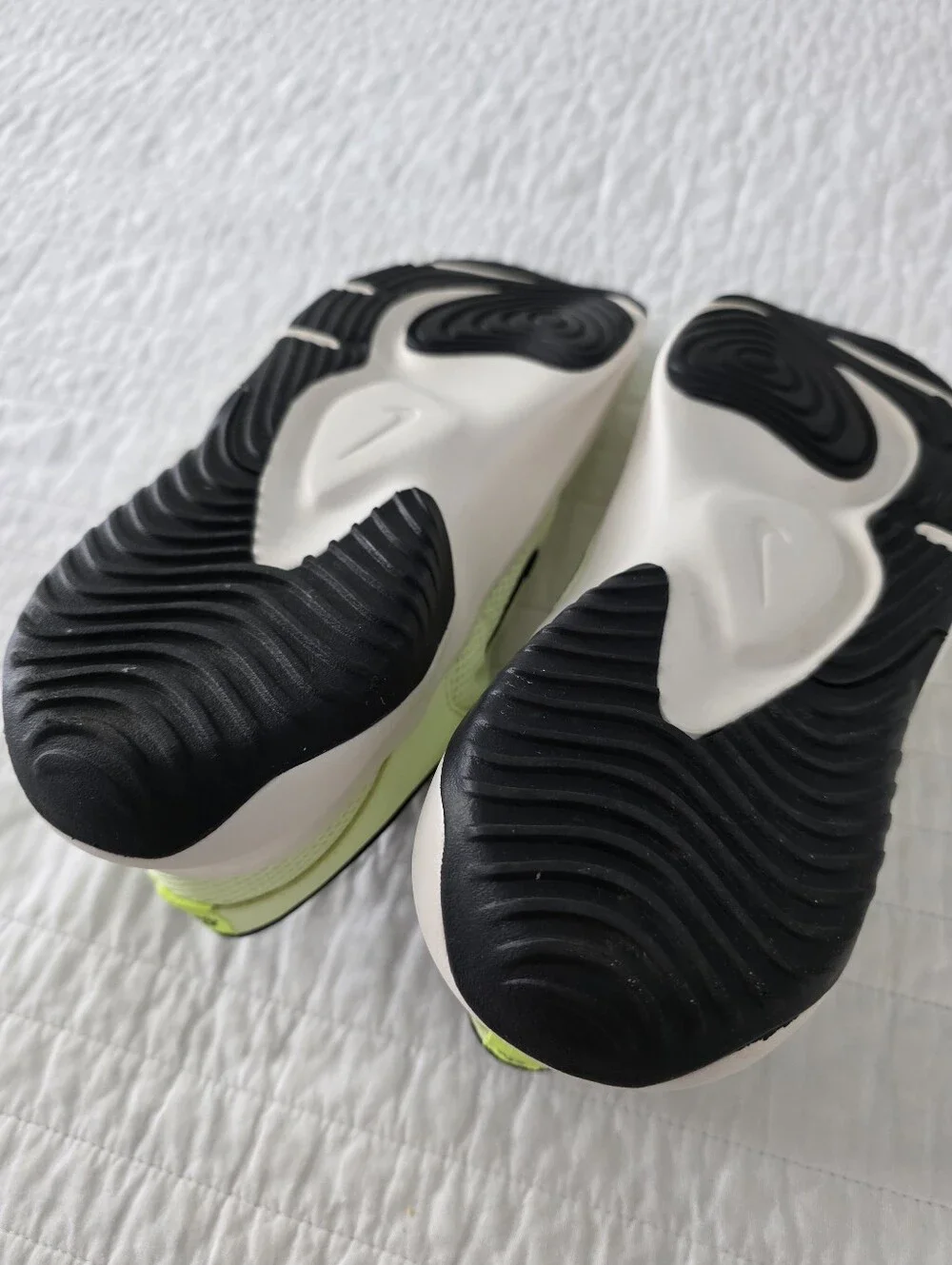 Nike Legend Essential 3 Neon Yellow/Black Running Shoes Mens 9.5